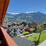 Mountain Penthouse 8 & 9 * Fügen